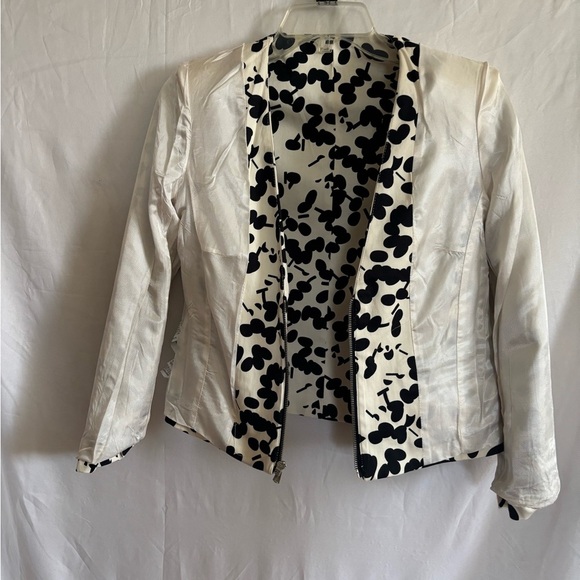 ZARA BASICBlack and White Floral Jacket - Picture 6 of 7